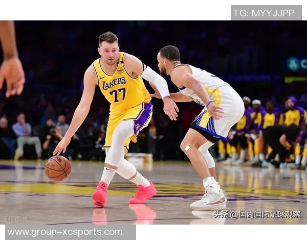 东契奇与里夫斯联手发威詹姆斯是否会影响他们的表现引发热议