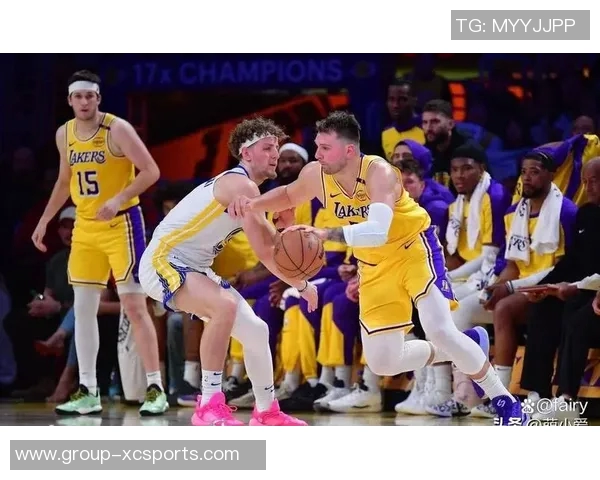 湖人一周内成功掌控东契奇与里夫斯的比赛策略分析 湖人一周内成功掌控东契奇与里夫斯的比赛策略分析