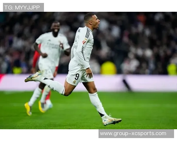 姆巴佩在与赫罗纳平局后情绪低落与第四官员发生争执 姆巴佩在与赫罗纳平局后情绪低落与第四官员发生争执