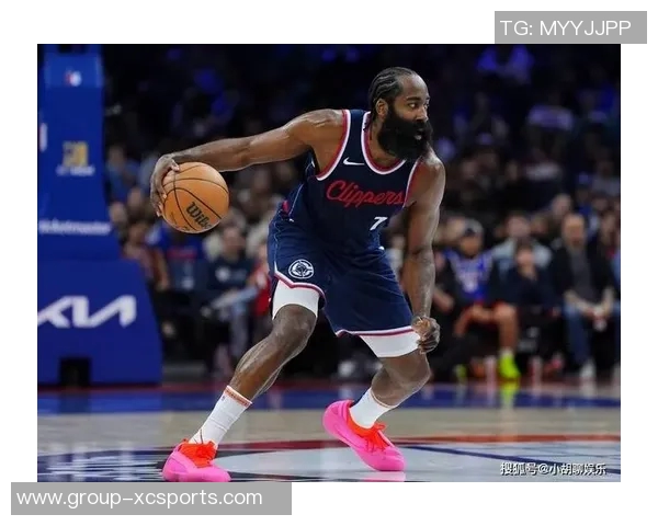 哈登谈球队首发阵容的优势与错位策略展现天赋异禀的潜力